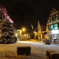 FROHE WEIHNACHTEN