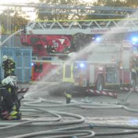 Einsatzübung „Brand von Übersee-Containern auf Firmengelände“