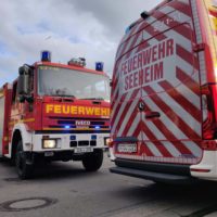 Rauch und Flammen aus Tankstelle